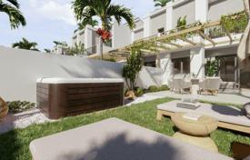 3-zimmer stadthaus 166 m² in Amarilla Golf, Spanien. 557 000 €