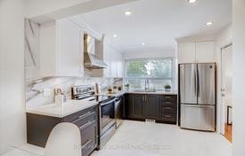 13-zimmer haus in der stadt in Scarborough, Kanada. C$1 865 000