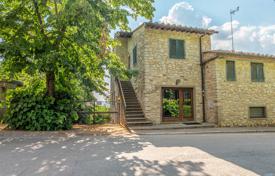 15-zimmer landgut 270 m² in Siena, Italien. 585 000 €