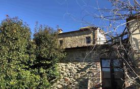 Grundstück in Passignano Sul Trasimeno, Italien. 1 600 000 €