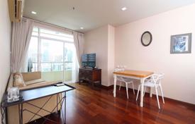 2-zimmer appartements in eigentumswohnungen in Watthana, Thailand. $201 000