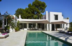 Villa – Ibiza, Balearen, Spanien. 8 800 €  pro Woche