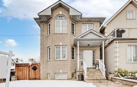 Haus in der Stadt – York, Toronto, Ontario,  Kanada. C$1 139 000
