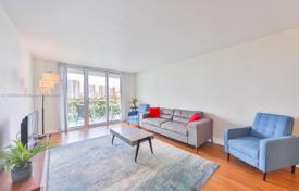 1-zimmer appartements in eigentumswohnungen 93 m² in Collins Avenue, Vereinigte Staaten. $500 000