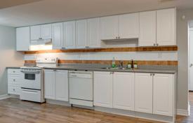 10-zimmer haus in der stadt in North York, Kanada. C$1 789 000
