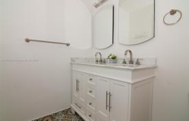 3-zimmer haus in der stadt 150 m² in Miami, Vereinigte Staaten. $715 000