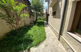 15-zimmer haus in der stadt 700 m² in Krtsanisi Street, Georgien. $750 000