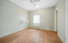 8-zimmer haus in der stadt in North York, Kanada. C$2 554 000