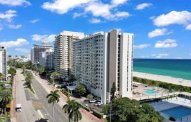 Eigentumswohnung – Collins Avenue, Miami, Florida,  Vereinigte Staaten. 419 000 €