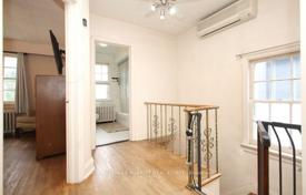 7-zimmer haus in der stadt in North York, Kanada. C$1 879 000