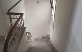 5-zimmer stadthaus 196 m² in Piraeus, Griechenland. 250 000 €