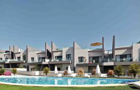 4-zimmer stadthaus 213 m² in San Miguel de Salinas, Spanien. 230 000 €