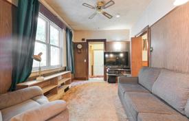 5-zimmer haus in der stadt in East York, Kanada. C$1 210 000