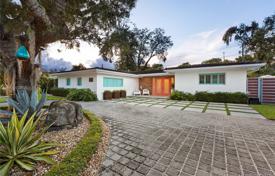 8-zimmer villa 393 m² in Miami, Vereinigte Staaten. $1 598 000