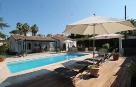 Villa – Cap d'Antibes, Antibes, Côte d'Azur,  Frankreich. 4 500 €  pro Woche