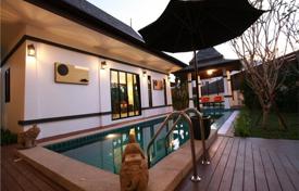 Villa – Chalong, Phuket, Thailand. $3 400  pro Woche
