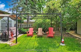 9-zimmer haus in der stadt in North York, Kanada. C$1 677 000