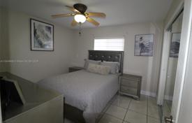 3-zimmer haus in der stadt 180 m² in Miami, Vereinigte Staaten. $589 000