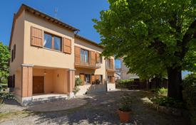 11-zimmer landgut 338 m² in Montepulciano, Italien. 550 000 €