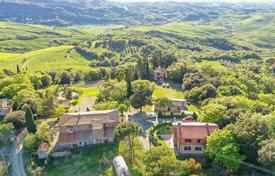 Grundstück in Volterra, Italien. 2 200 000 €
