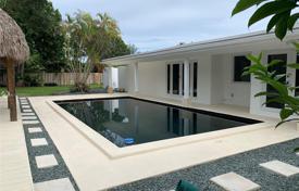 Villa – Pinecrest, Florida, Vereinigte Staaten. 884 000 €