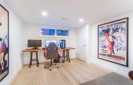 8-zimmer haus in der stadt in Etobicoke, Kanada. C$1 973 000