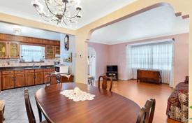 3-zimmer haus in der stadt in North York, Kanada. C$1 370 000