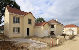 New residential complex with villas in Val-d'Oise, Frankreich. ab 478 000 €