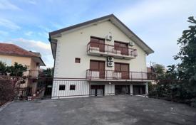 10-zimmer einfamilienhaus 314 m² in Bijela, Montenegro. 560 000 €