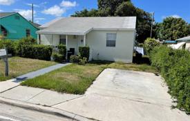 Haus in der Stadt – West Palm Beach, Florida, Vereinigte Staaten. $255 000