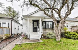 3-zimmer haus in der stadt in Scarborough, Kanada. C$1 161 000