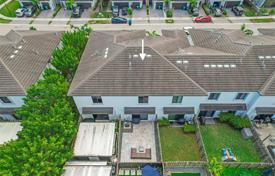 3-zimmer haus in der stadt 164 m² in Miami, Vereinigte Staaten. $410 000
