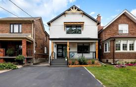 Haus in der Stadt – Etobicoke, Toronto, Ontario,  Kanada. C$1 273 000