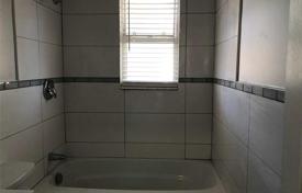 11-zimmer haus in der stadt in North York, Kanada. C$1 661 000