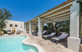 Einfamilienhaus – Racale, Apulien, Italien. 7 300 €  pro Woche