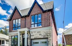 5-zimmer haus in der stadt in East York, Kanada. C$2 394 000