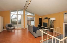 8-zimmer haus in der stadt in Etobicoke, Kanada. C$1 632 000