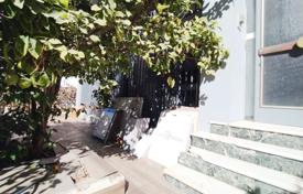 4-zimmer chalet 250 m² in Athenische Riviera, Griechenland. 550 000 €