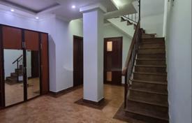 9-zimmer haus in der stadt 355 m² in Tiflis, Georgien. $240 000
