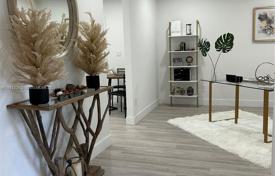 3-zimmer haus in der stadt 212 m² in Miami, Vereinigte Staaten. $888 000