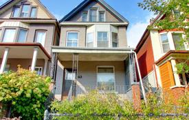 Haus in der Stadt – Gerrard Street East, Toronto, Ontario,  Kanada. C$1 157 000