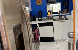3-zimmer haus in der stadt 121 m² in Miami, Vereinigte Staaten. $435 000
