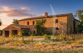 Villa 450 m² in Siena, Italien. 950 000 €