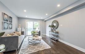 8-zimmer haus in der stadt in Scarborough, Kanada. C$1 272 000