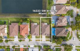 Haus in der Stadt – West End, Miami, Florida,  Vereinigte Staaten. $890 000