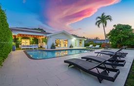 4-zimmer haus in der stadt 413 m² in Miami, Vereinigte Staaten. $2 225 000
