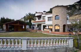 4-zimmer villa 320 m² in Lloret de Mar, Spanien. 499 000 €