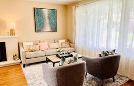 11-zimmer haus in der stadt in North York, Kanada. C$2 163 000