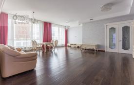 4-zimmer wohnung 215 m² in district Khamovniki, Russland. 175 000 ₽  pro Woche