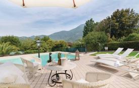 Villa – Camaiore, Toskana, Italien. 2 400 000 €